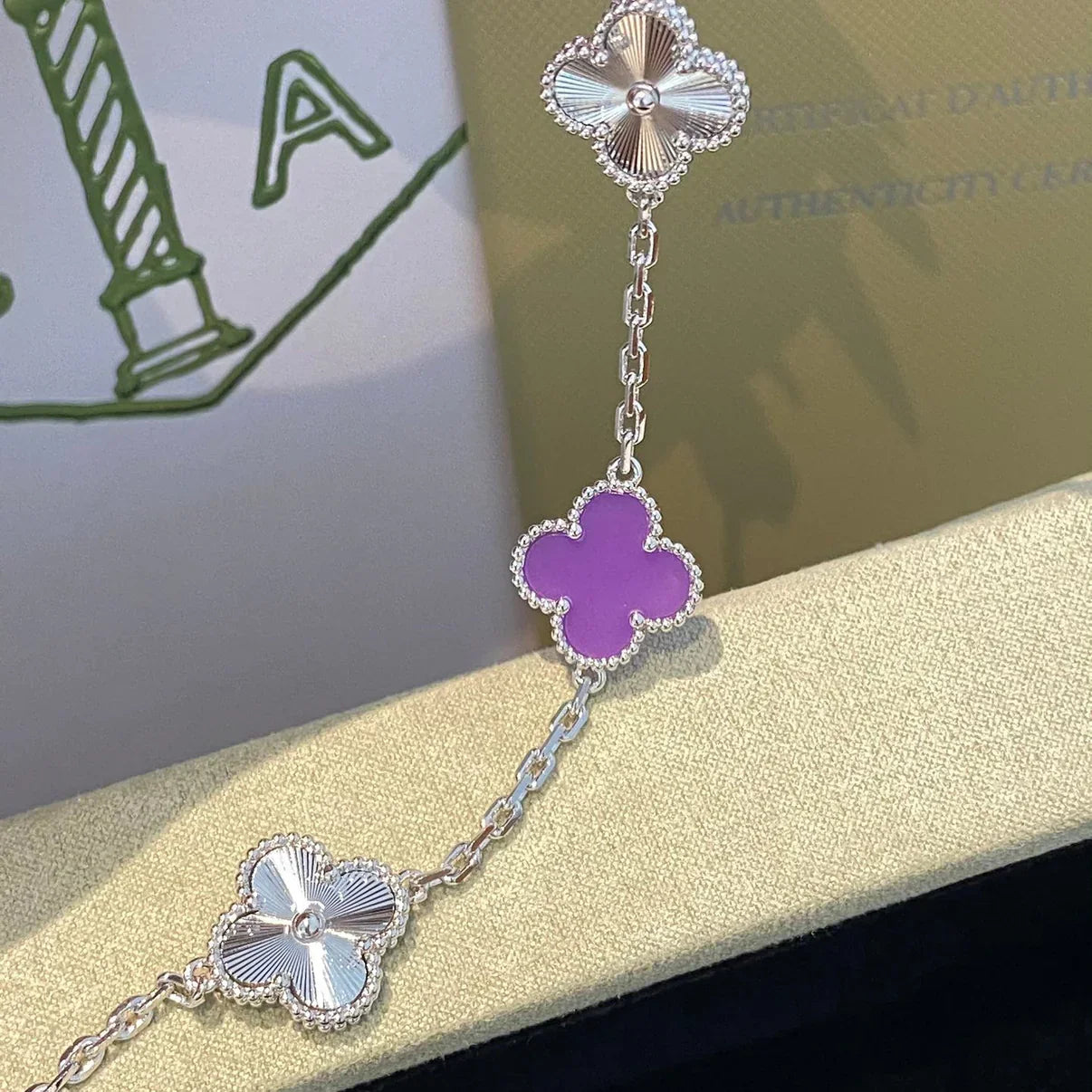 [Everoly JW]  CLOVER 5 MOTIF VIOLET BRACELET COLLECTION