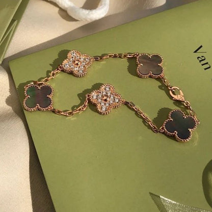 [Everoly JW]  CLOVER 5 MOTIF GRAY MOP BRACELET COLLECTION