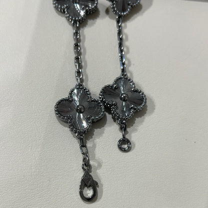 [Everoly JW]クローバー5モチーフ ブラックブレスレット