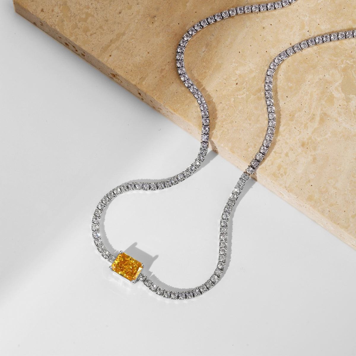 [Everoly JW]2.0 carat Ornate Emerald Cut Necklace