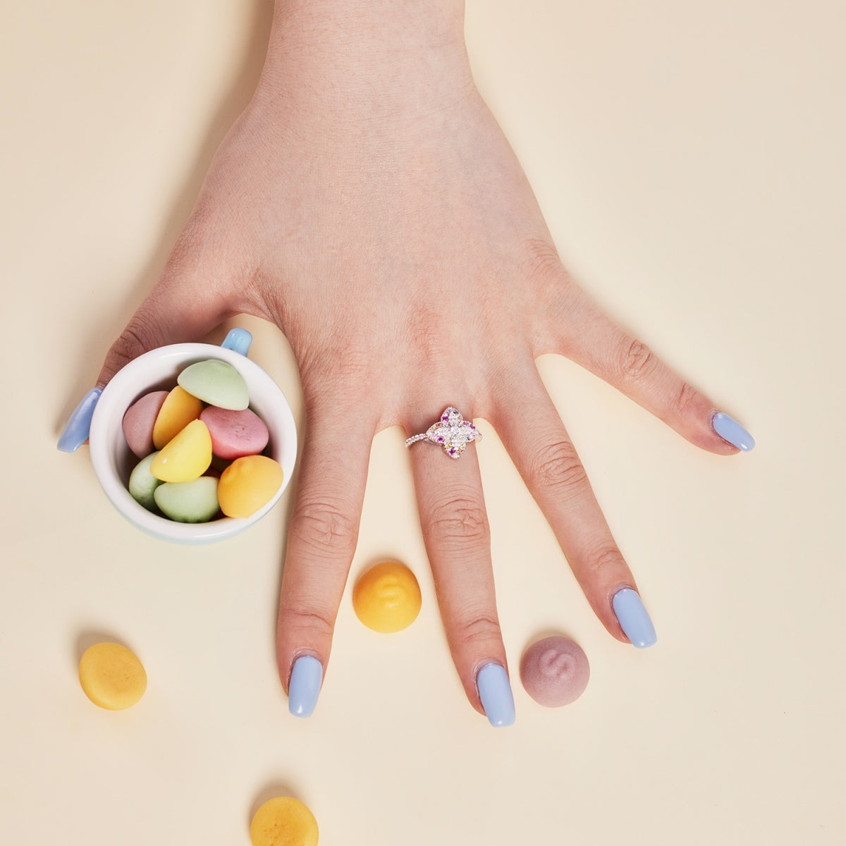 [Everoly JW]Luxurious Colorful Flower Shape Banquet Ring