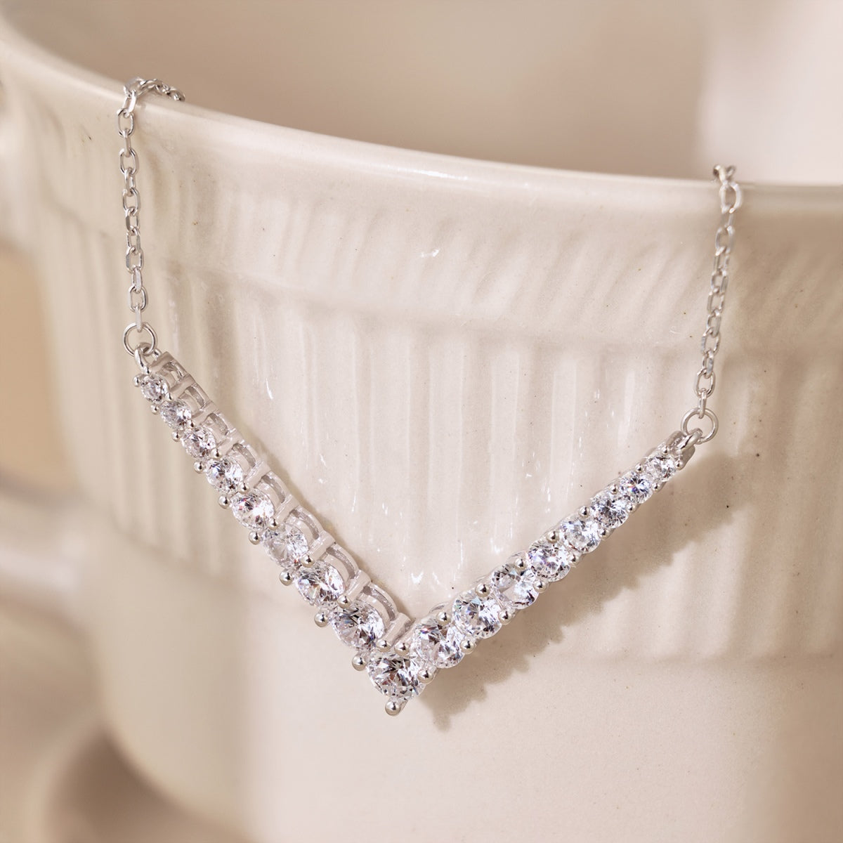 [Everoly JW]Ornate Round Cut Necklace