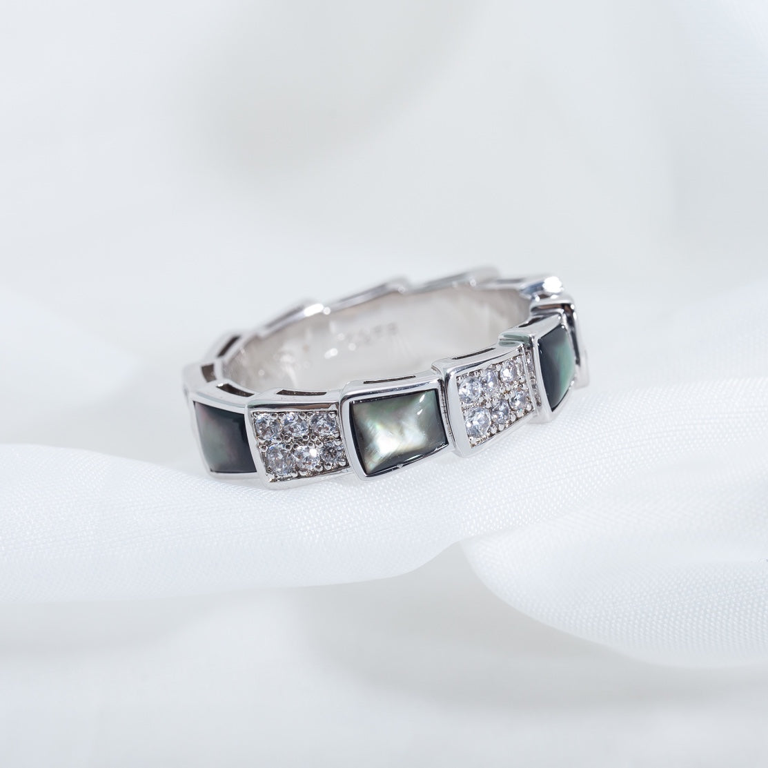 [Everoly JW]SERPENTI RING SILVER DIAMOND BLACK MOP 4MM