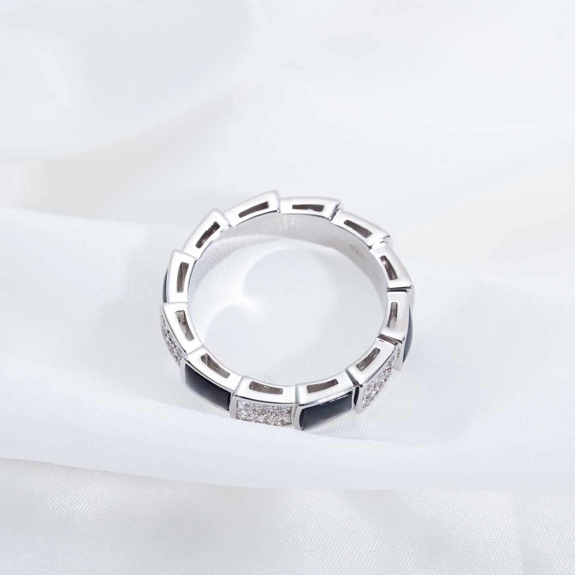 [Everoly JW]SERPENTI RING SILVER DIAMOND BLACK MOP 4MM