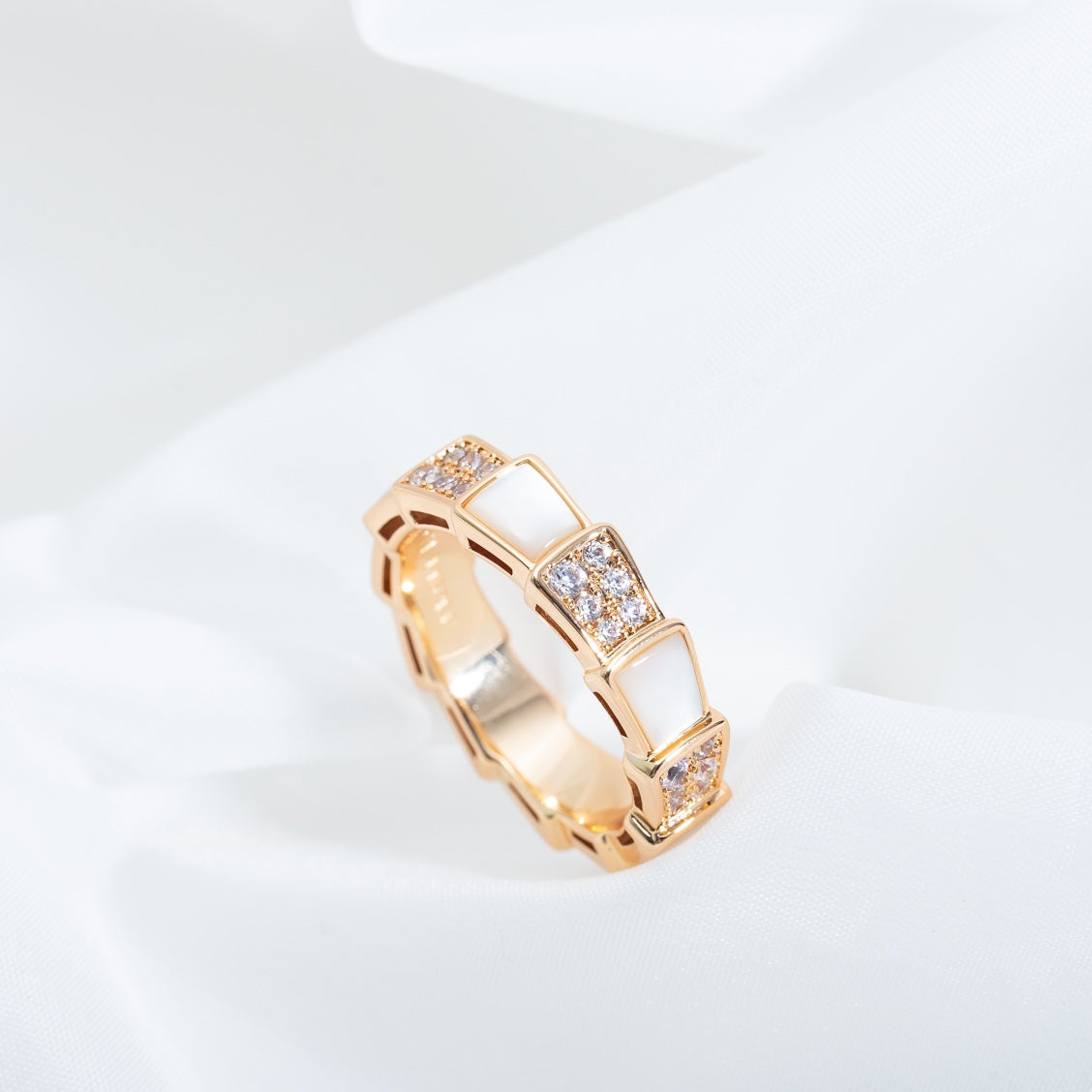 [Everoly JW]SERPENTI RING PINK GOLD MOP DIAMOND PAVED 4MM