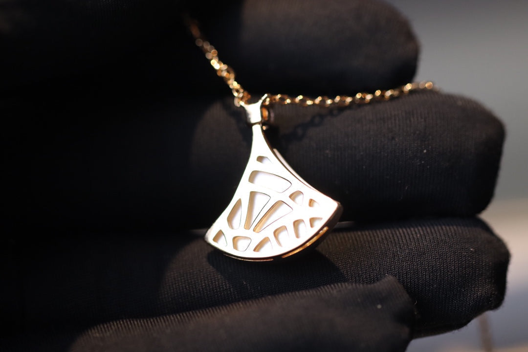 [Everoly JW]DREAM NECKLACE WHITE MOP PINK GOLD 1 DIAMOND