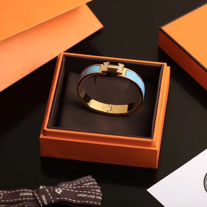 [Everoly JW]H CLOUD BLUE ARMBAND GOLD DIAMANT