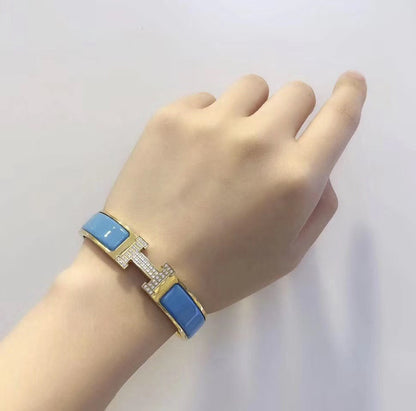 [Everoly JW]H CLOUD BLUE ARMBAND GOLD DIAMANT