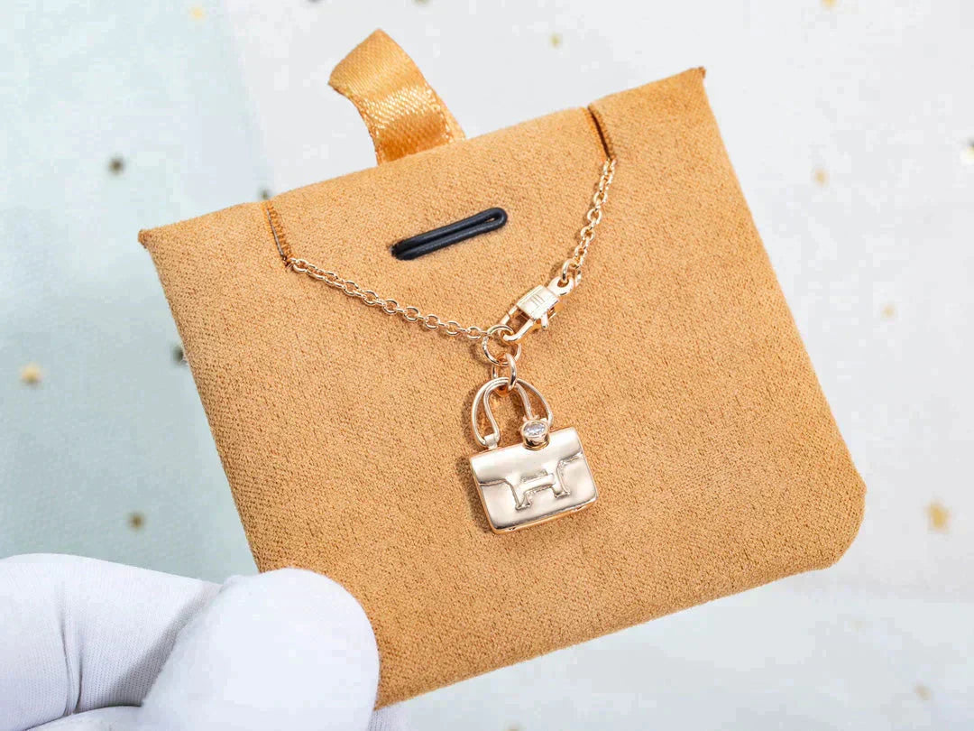 [Everoly JW]AMULETTE PEDANT ROSE GOLD NECKLACE