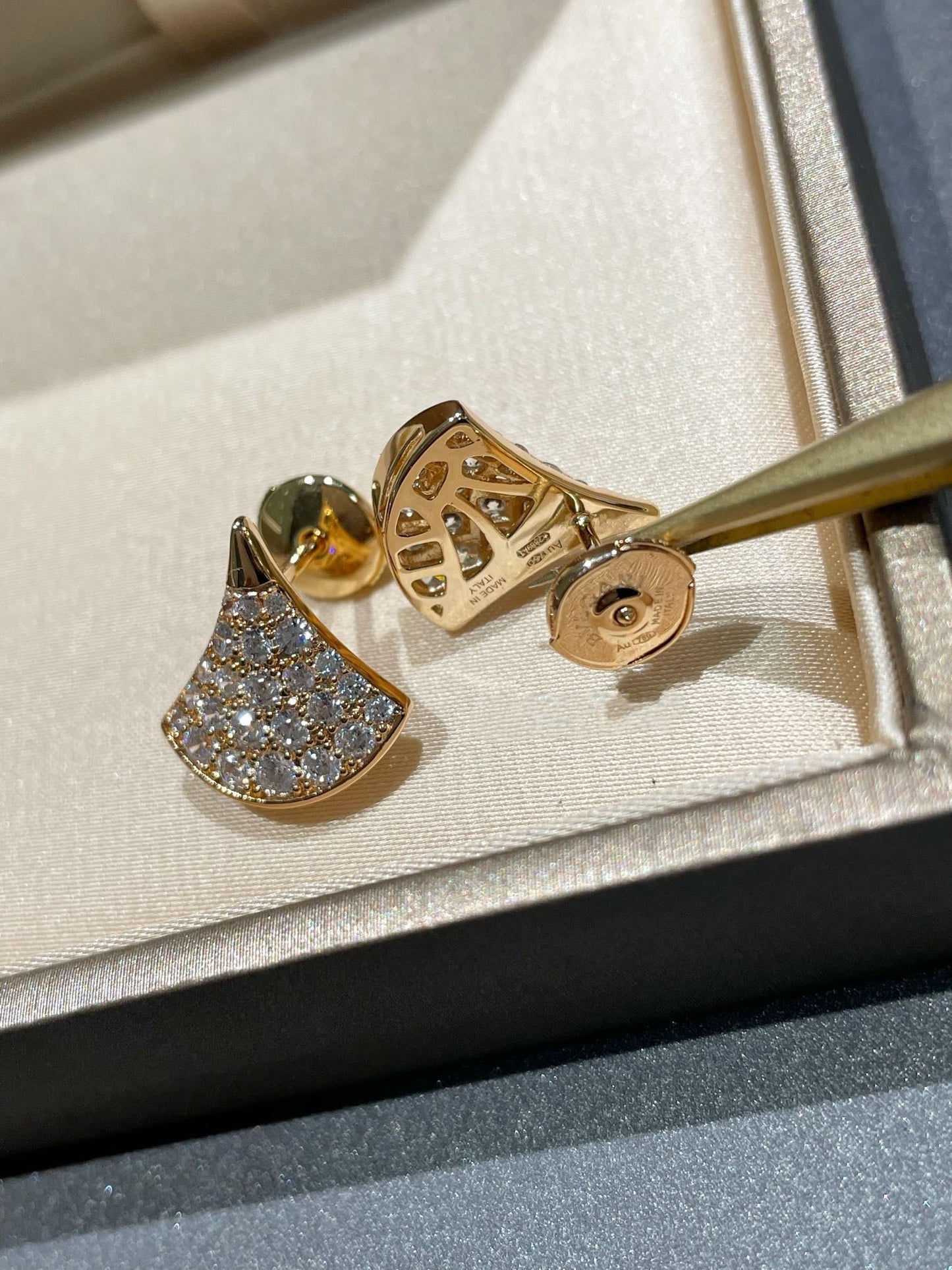 [Everoly JW]DREAM STUD EARRINGS DIAMOND
