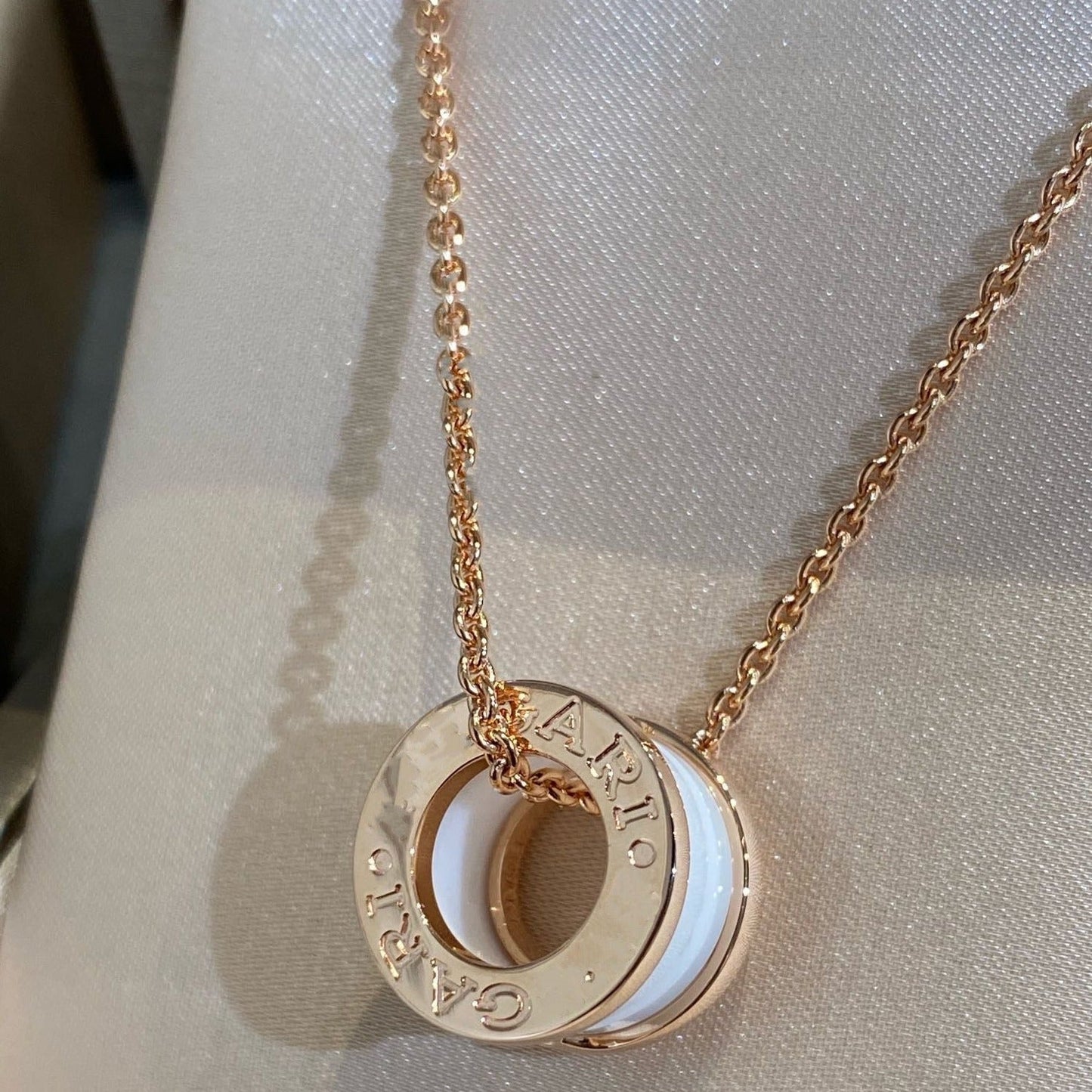 [Everoly JW]ZERO 1 WHITE CERAMIC PINK GOLD NECKLACE