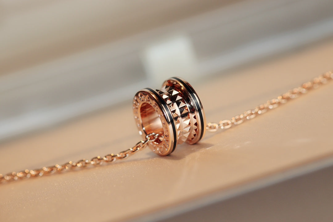 [Everoly JW]ZERO 1 ROCK PEDANT PINK GOLD BLACK NECKLACE
