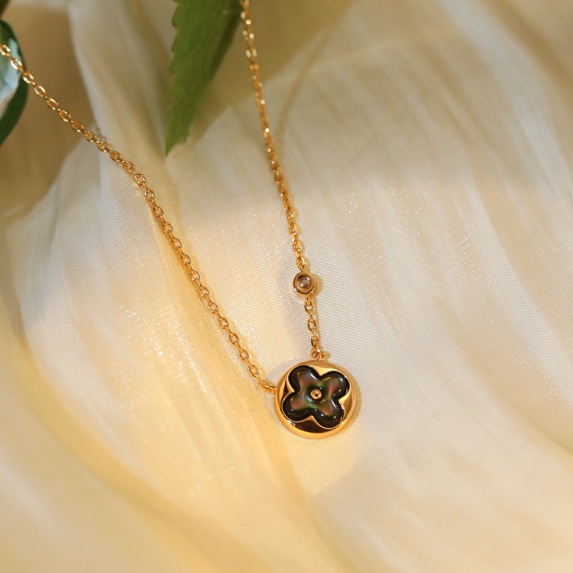 [Everoly JW]SUN PEDANT PINK GOLD 1 DIAMOND NECKLACE