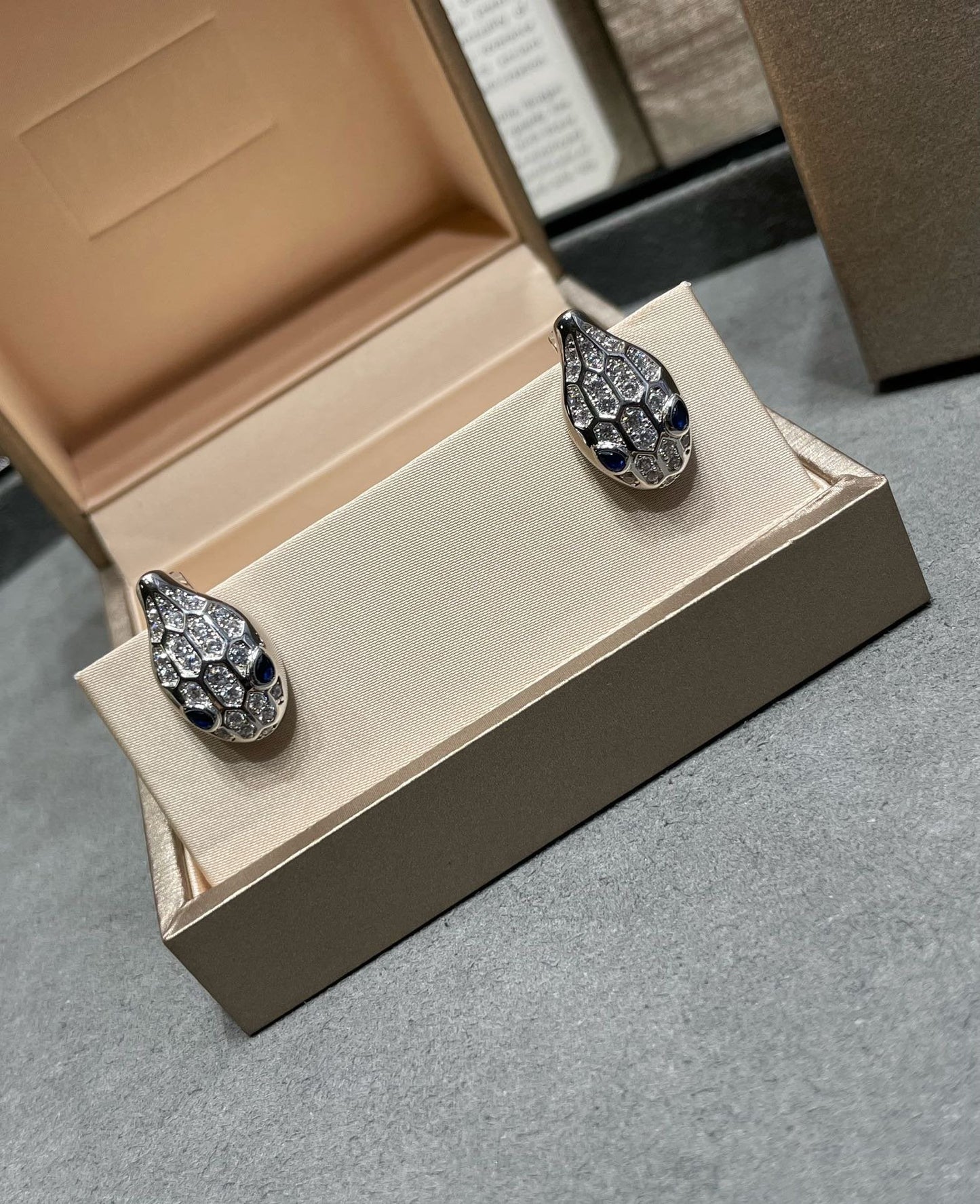 [Everoly JW] Schlangen-Diamant-Ohrstecker