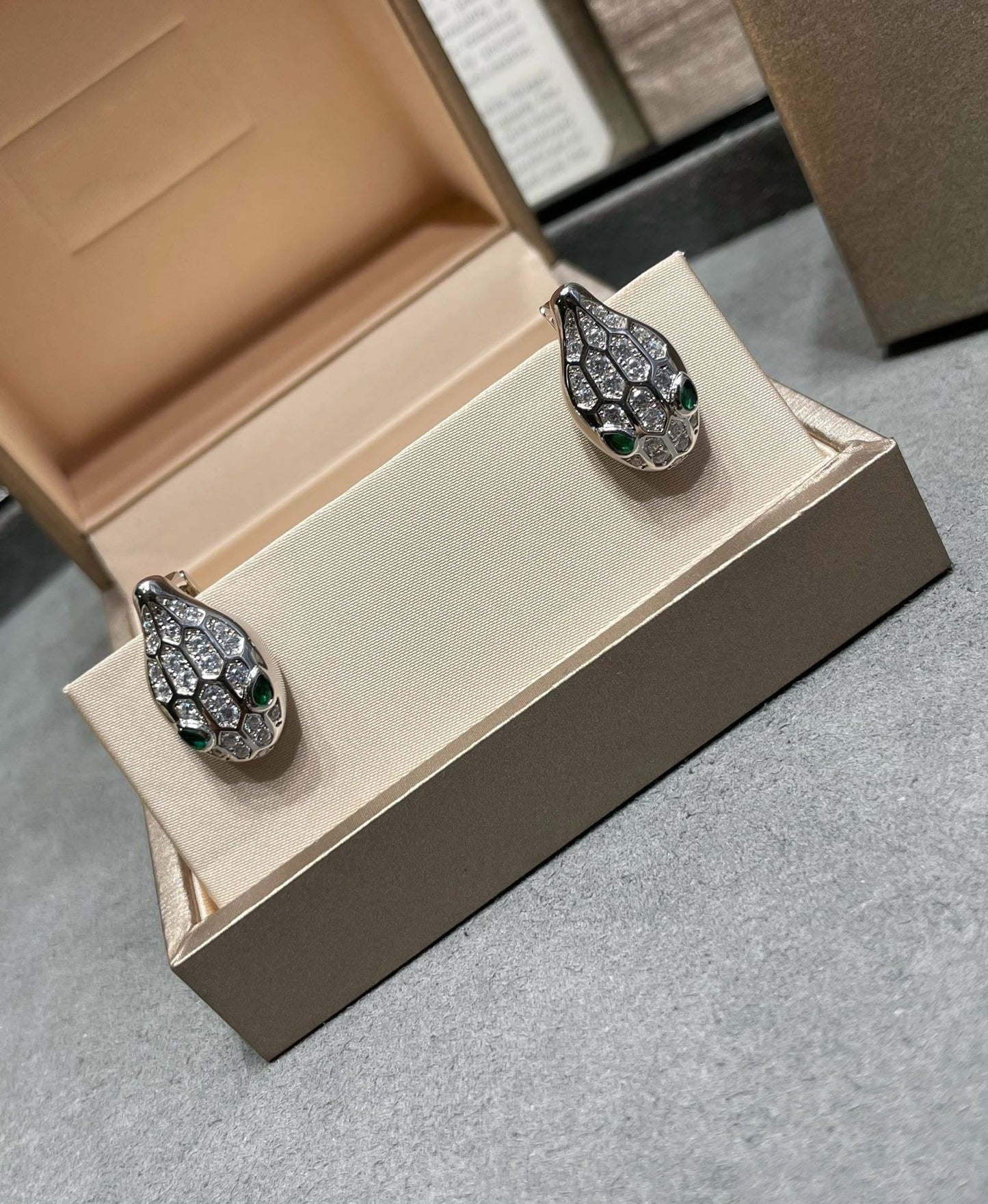 [Everoly JW] Schlangen-Diamant-Ohrstecker