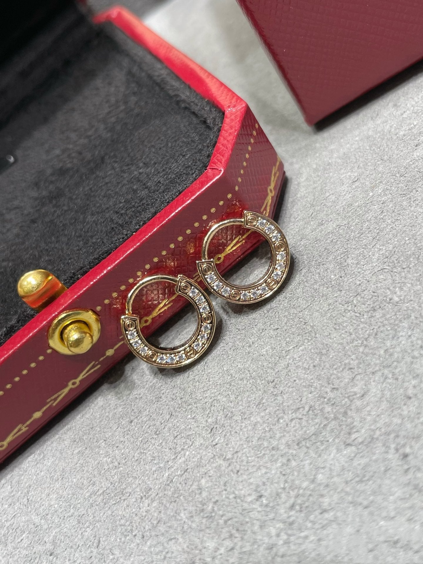 [Everoly JW]LOVE DIAMOND EARRINGS