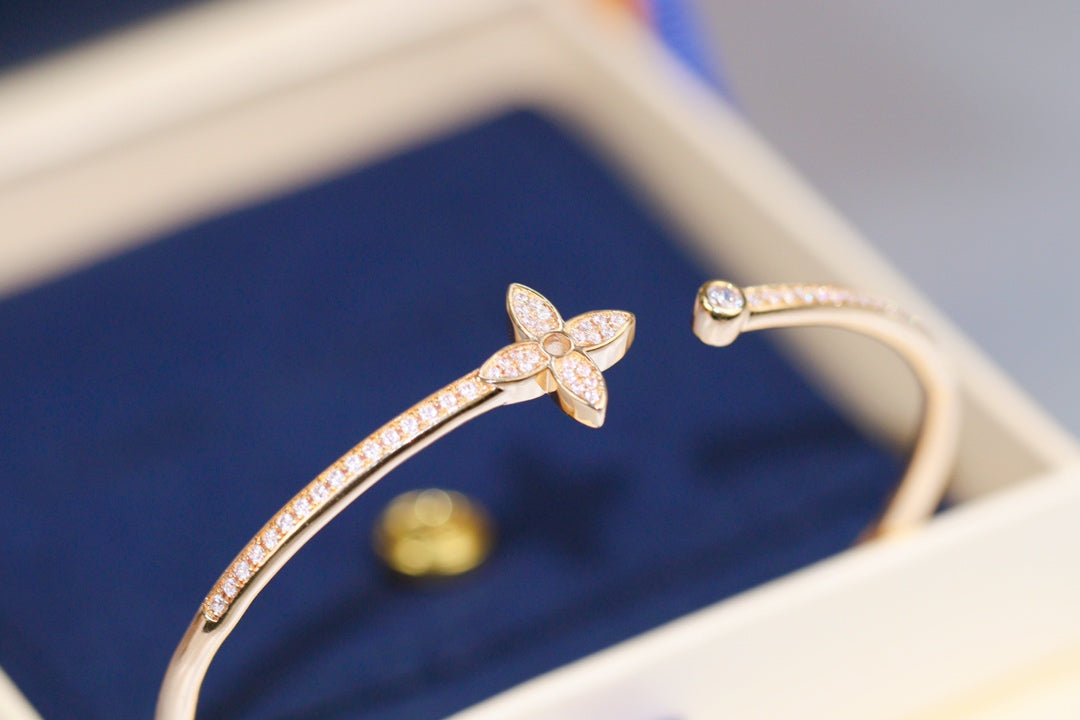 [Everoly JW]IDYLLE PINK GOLD OPEN BRACELET DIAMOND PAVED