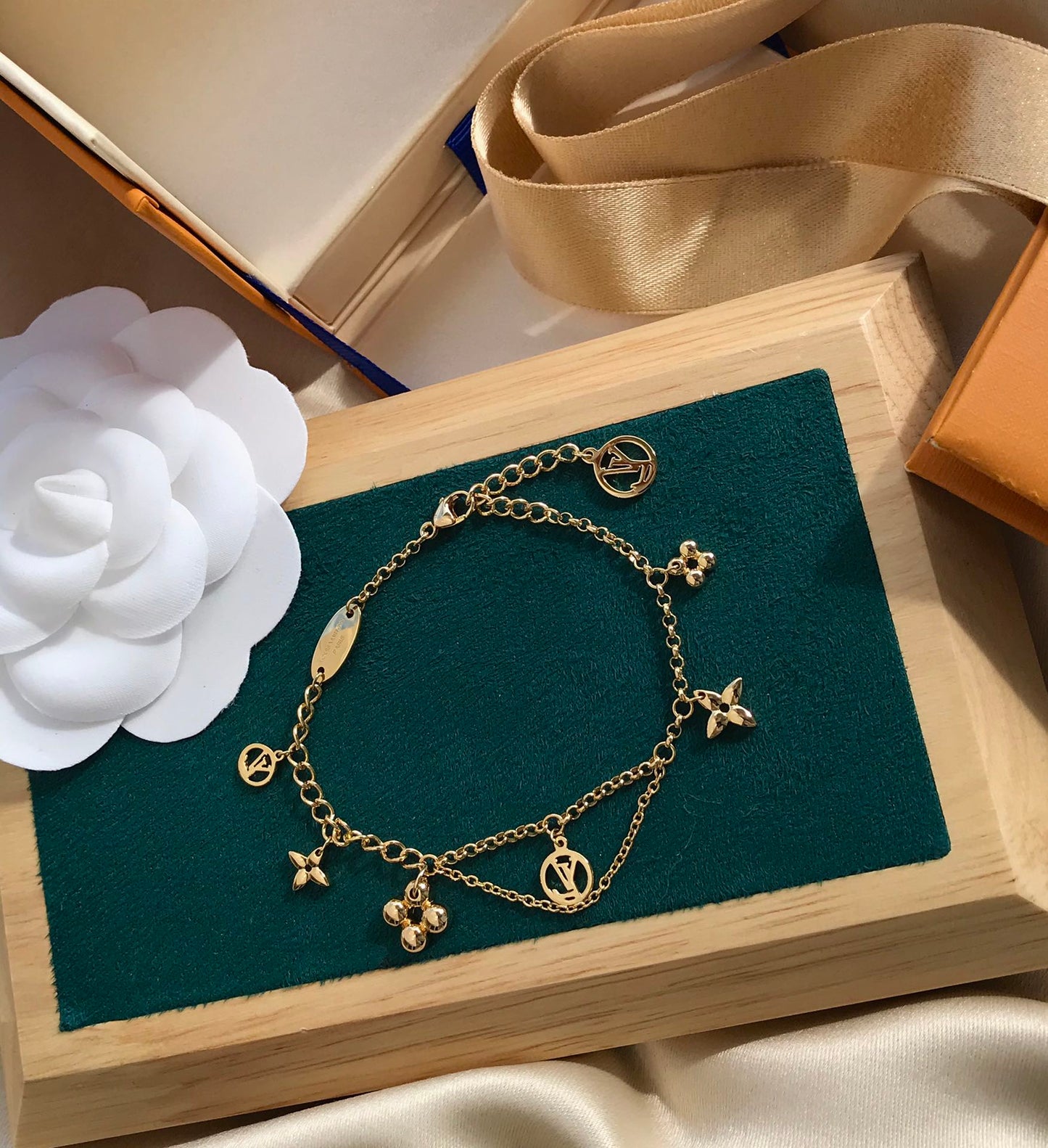 [Everoly JW]BLOOMING PINK GOLD MOP BRACELET