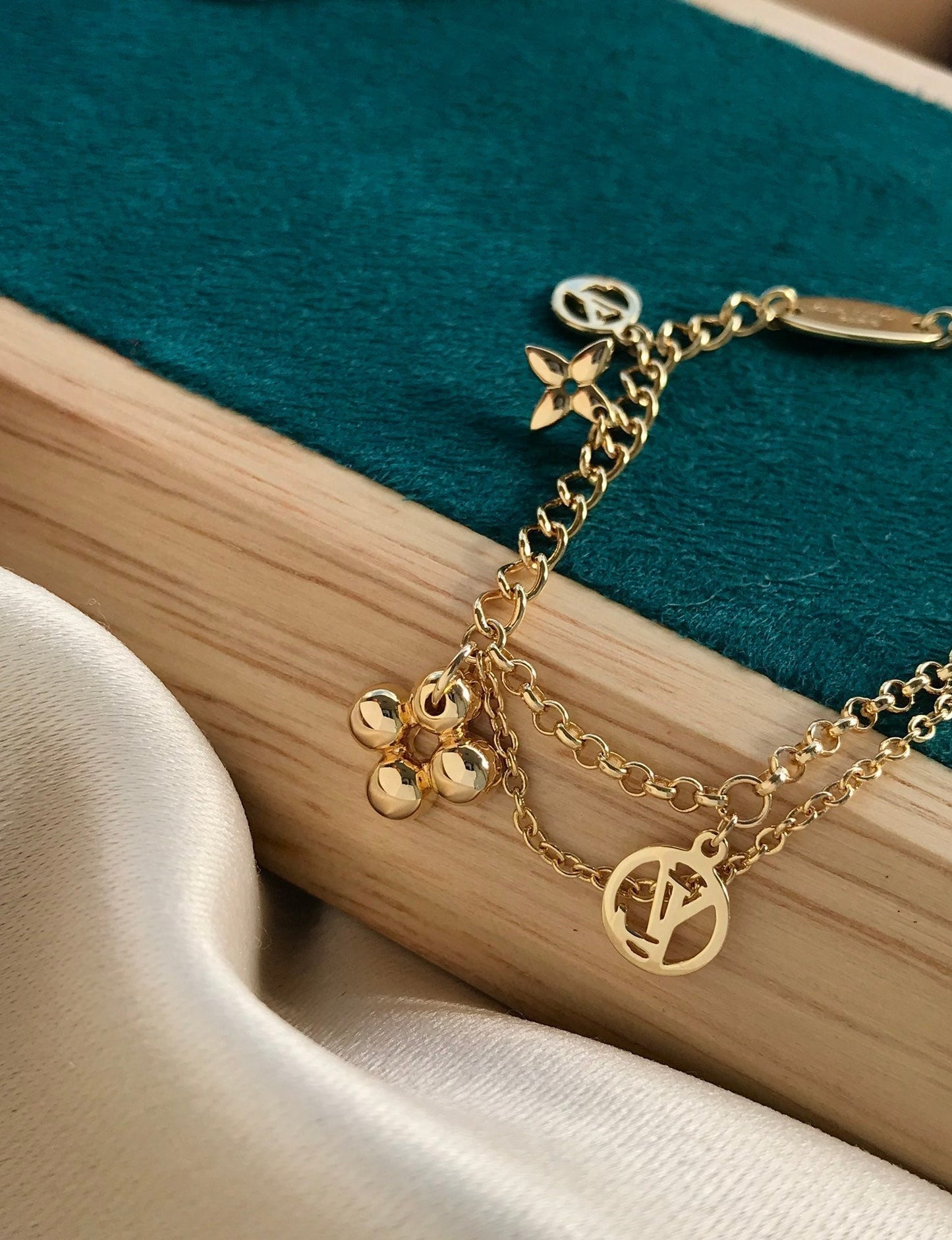 [Everoly JW]BLOOMING PINK GOLD MOP BRACELET