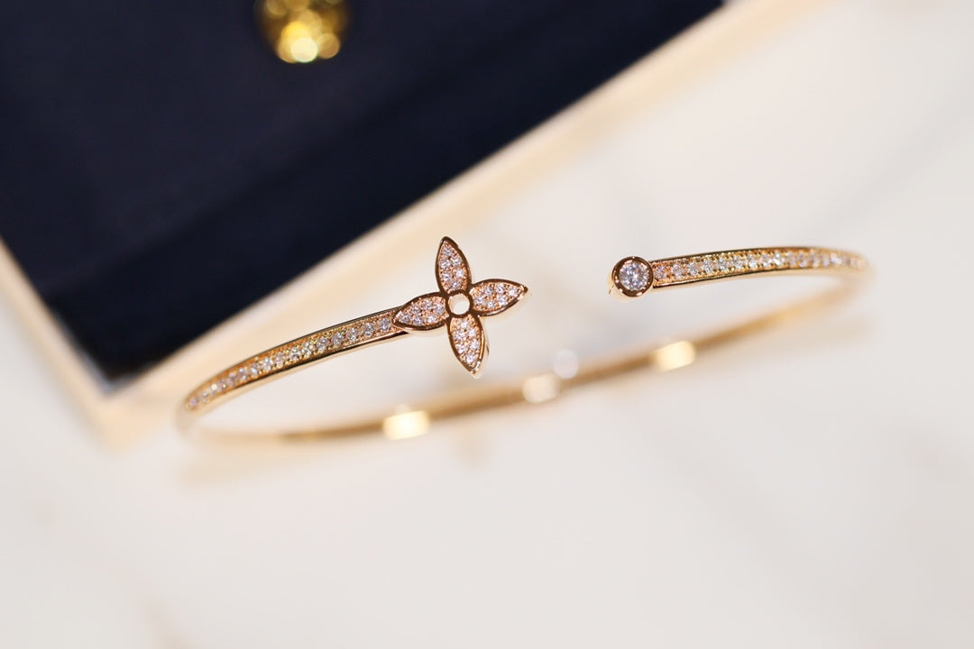 [Everoly JW]IDYLLE GOLD OPEN BRACELET DIAMOND PAVED