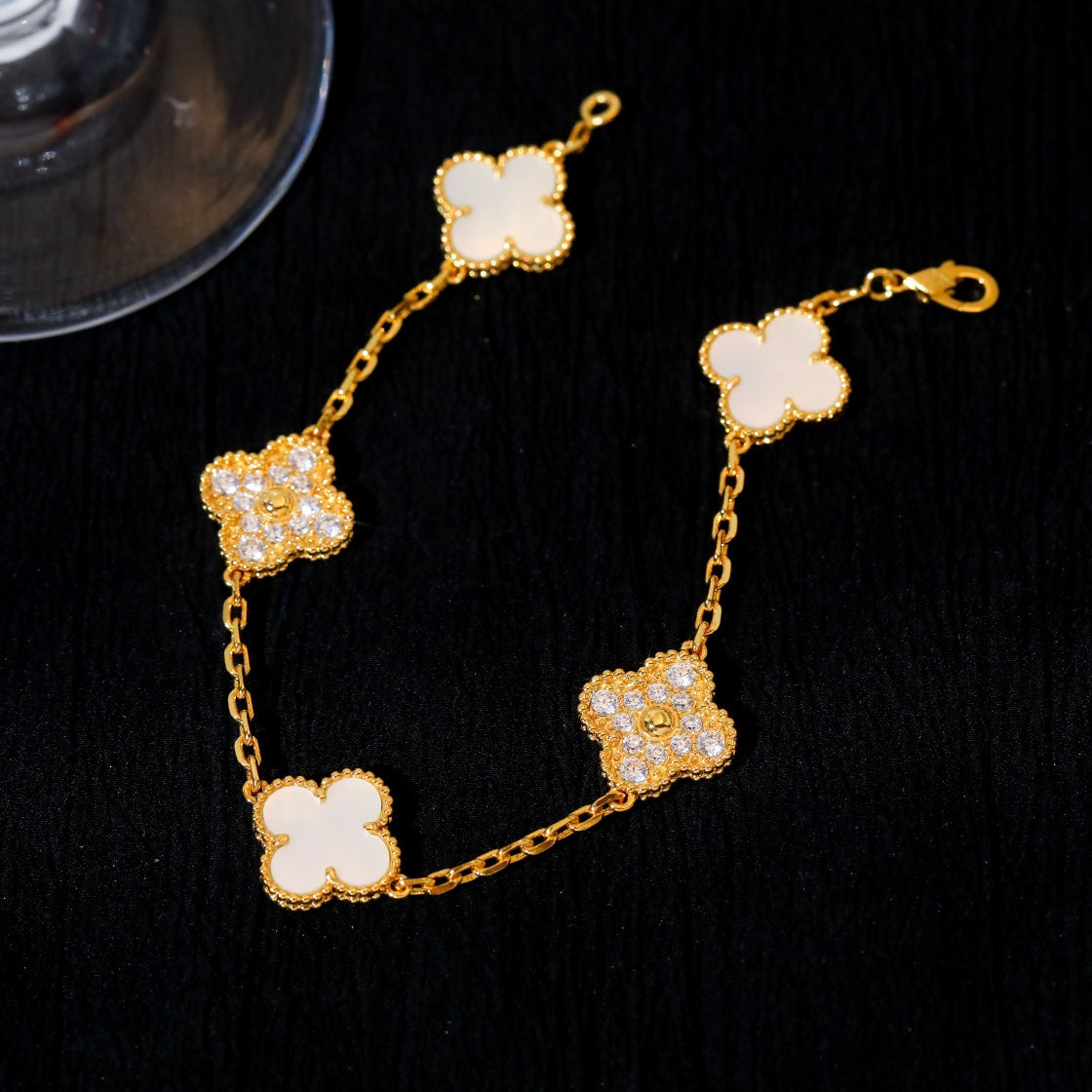 [Everoly JW]CLOVER BRACELET 5 MOTIF WHITE MOP DIAMOND