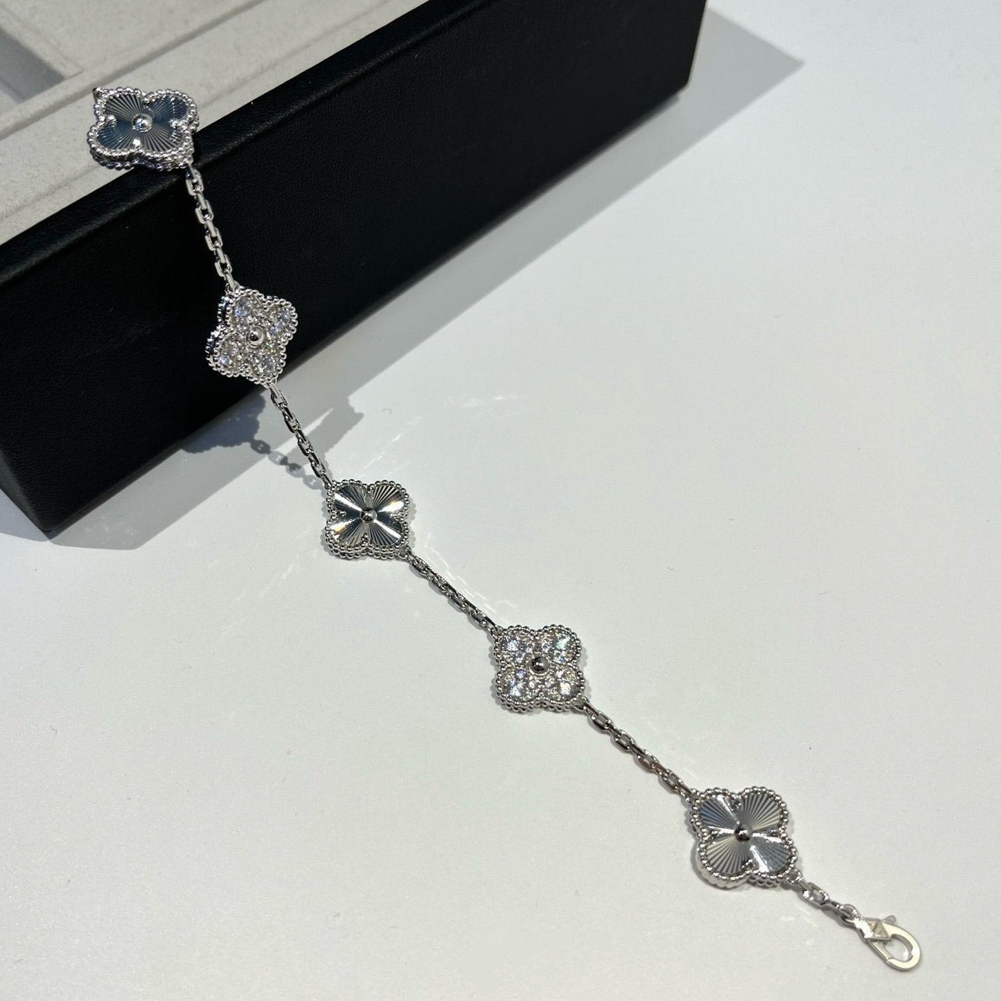 [Everoly JW]クローバー 5モチーフ シルバー ダイヤモンド ブレスレット