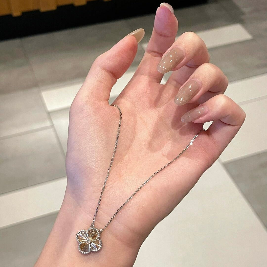 [Everoly JW]CLOVER 15MM DIAMOND LASER NECKLACE- CHRISTMAS 2024 SPECIAL EDITION