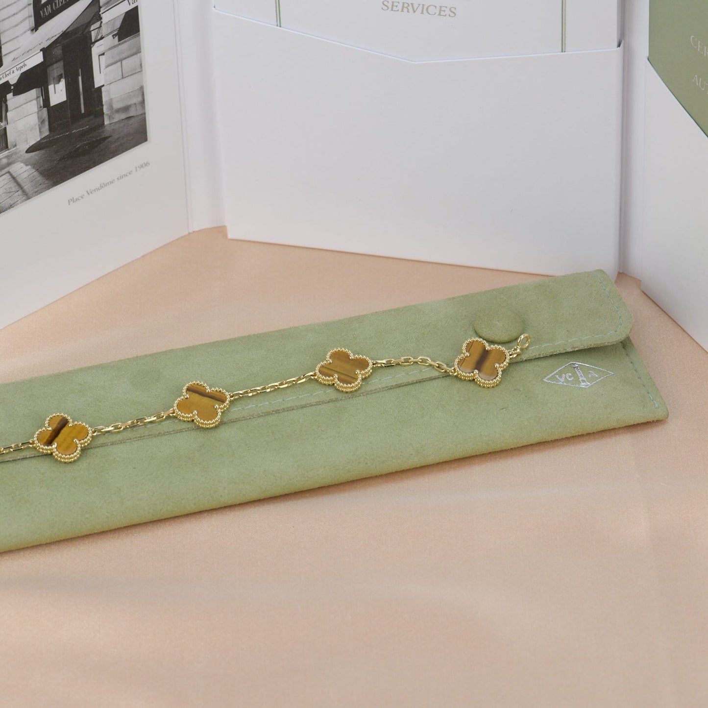[Everoly JW]CLOVER  5 MOTIFS TIGER EYE BRACELET