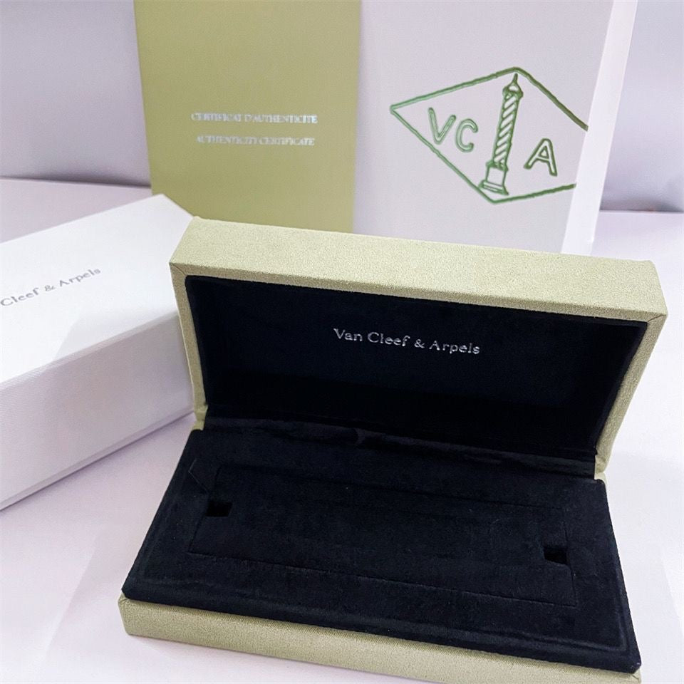 [Everoly JW]VA Kleeblatt Armband Halskette Ring Box Geschenktüte