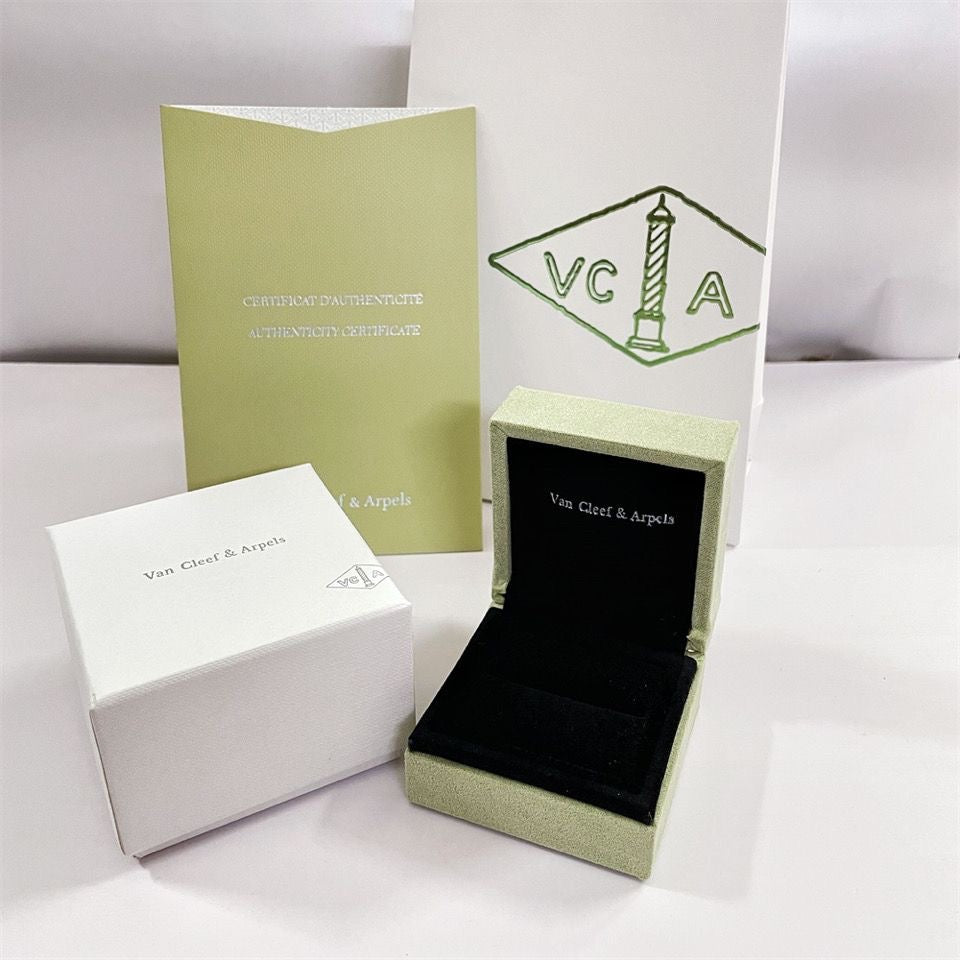 [Everoly JW]VA Kleeblatt Armband Halskette Ring Box Geschenktüte
