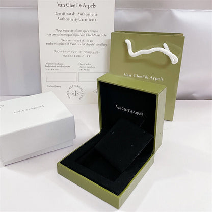 [Everoly JW]VA Kleeblatt Armband Halskette Ring Box Geschenktüte
