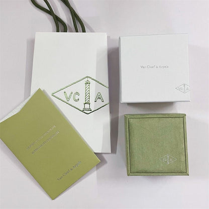 [Everoly JW]VA Kleeblatt Armband Halskette Ring Box Geschenktüte