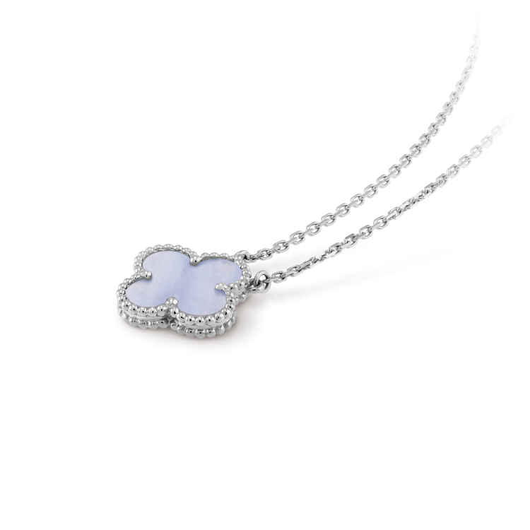 [Everoly JW]クローバー 15mm ブルーカルセドニーネックレス シルバー