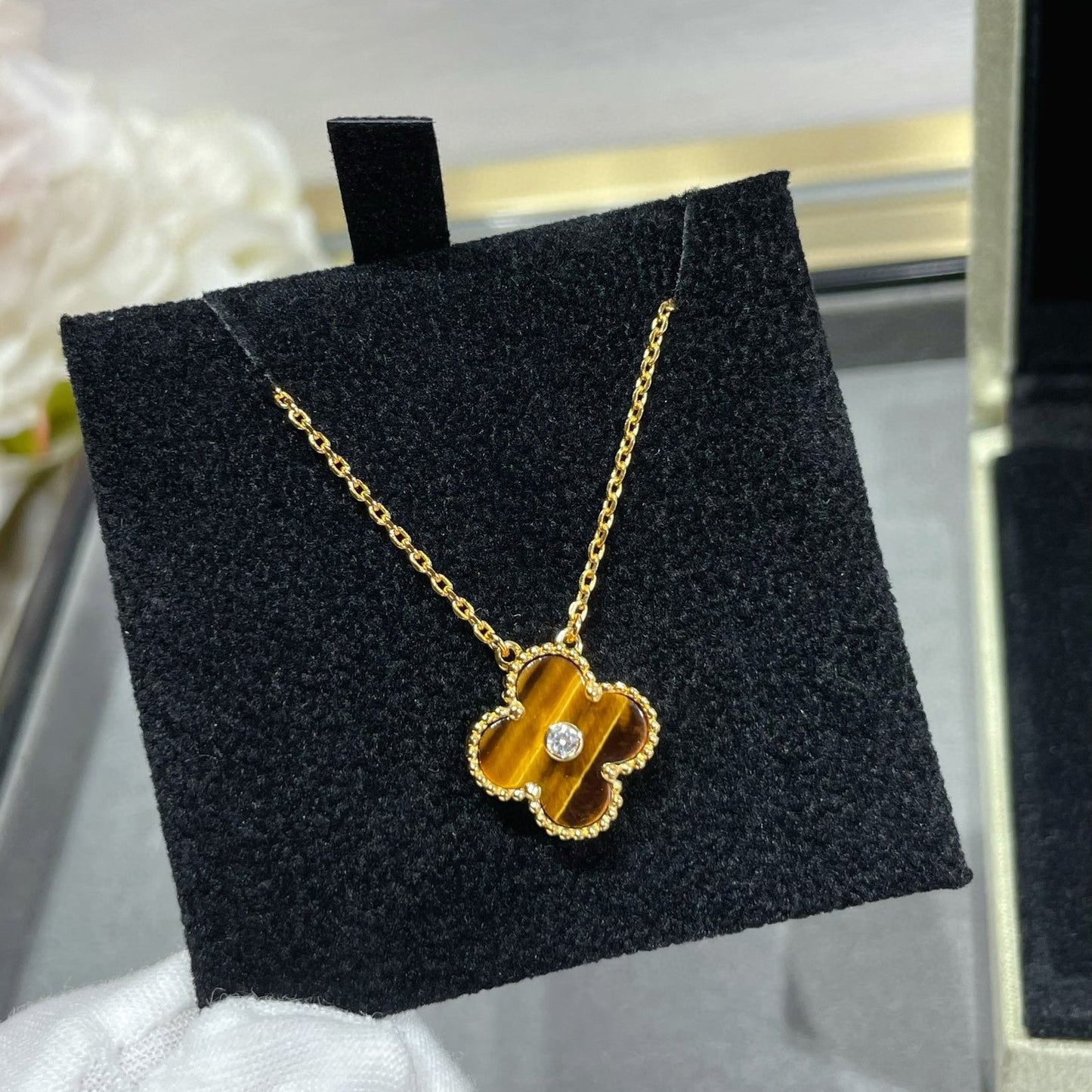 [Everoly JW]クローバー 15mm ダイヤモンド＆イエロータイガーアイアゲートネックレス