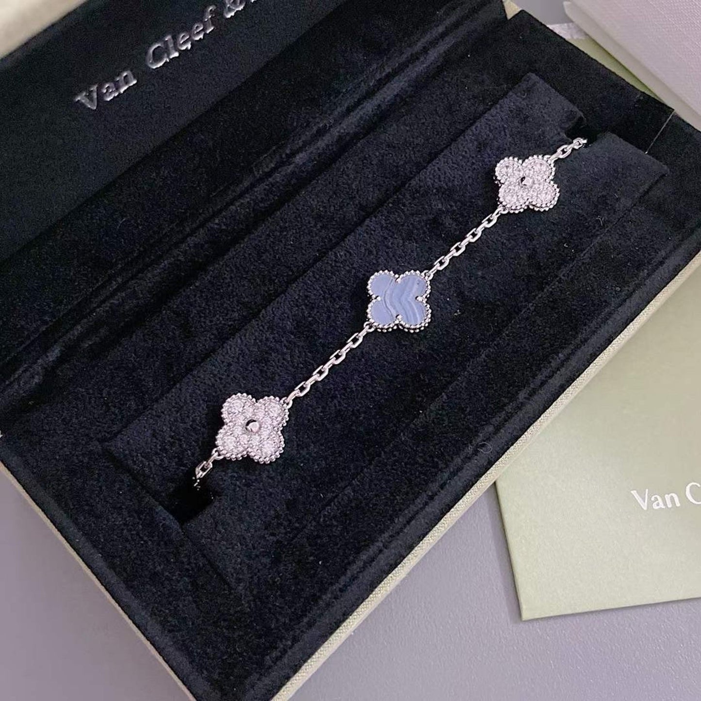 [Everoly JW]CLOVER  5 MOTIF DIAMOND PURPLE CHALCEDONY BRACELET SILVER