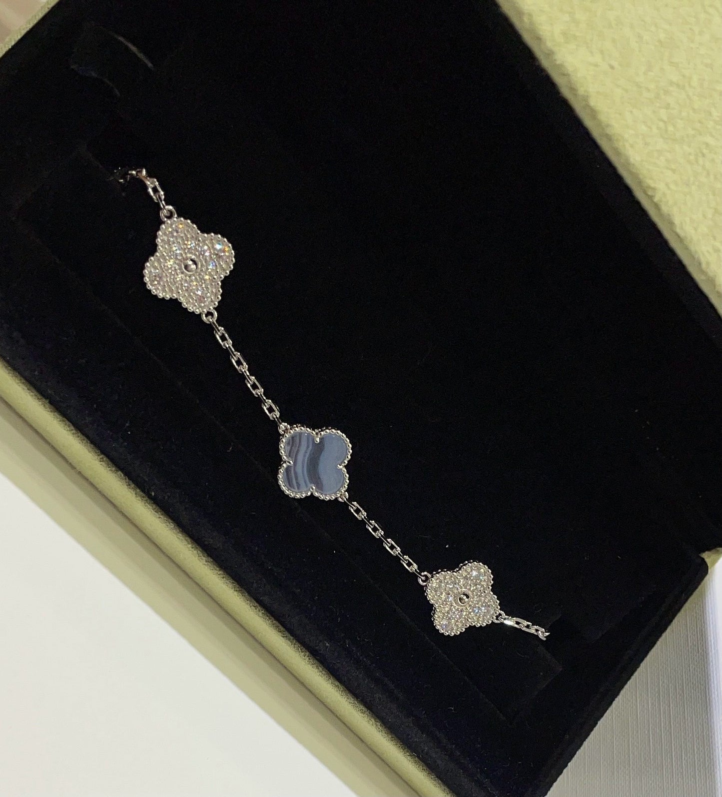 [Everoly JW]CLOVER  5 MOTIF DIAMOND PURPLE CHALCEDONY BRACELET SILVER