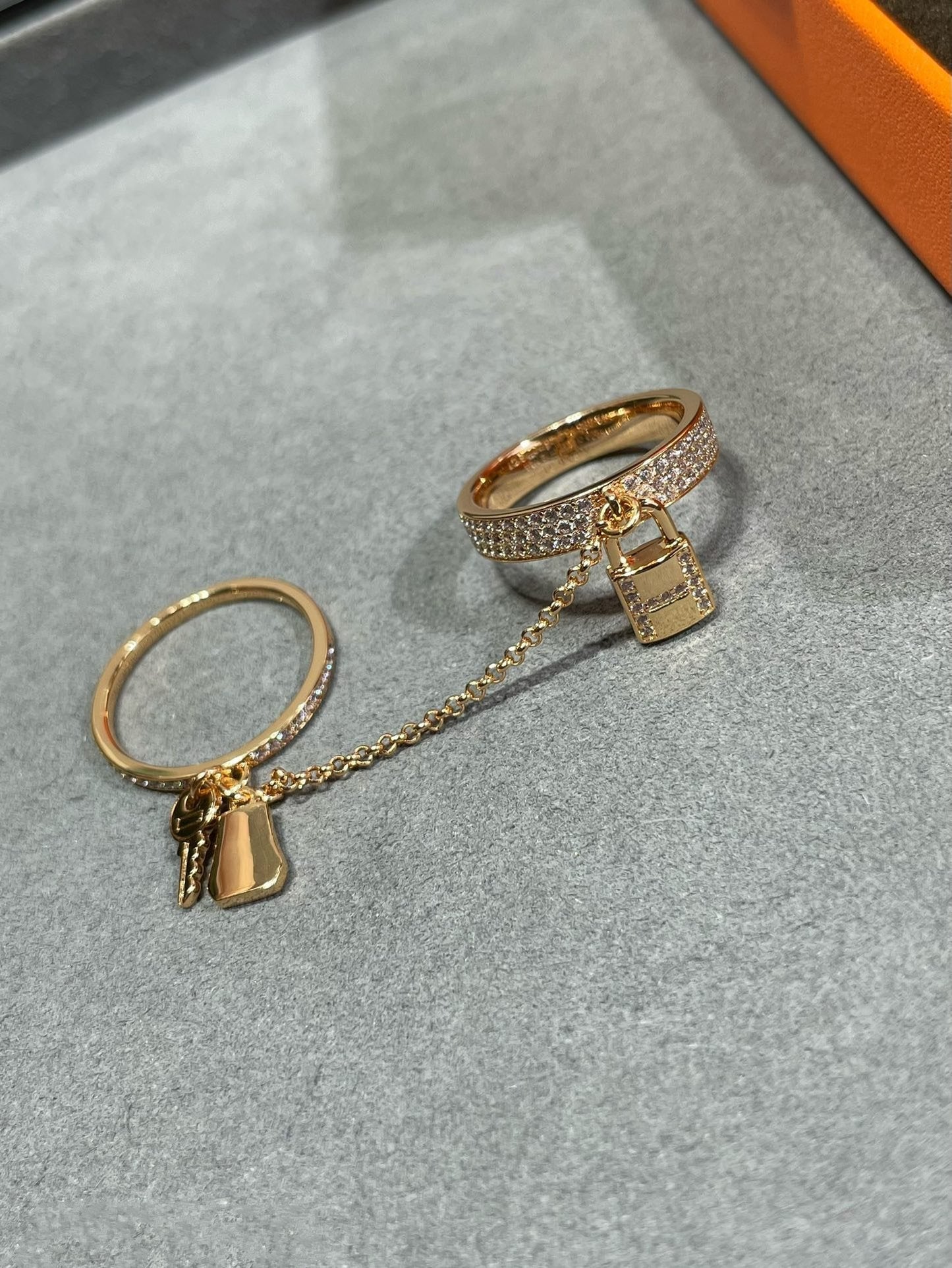 [Everoly JW]HM KELLY CLOCHETTE DOPPELRING MIT DIAMANTEN