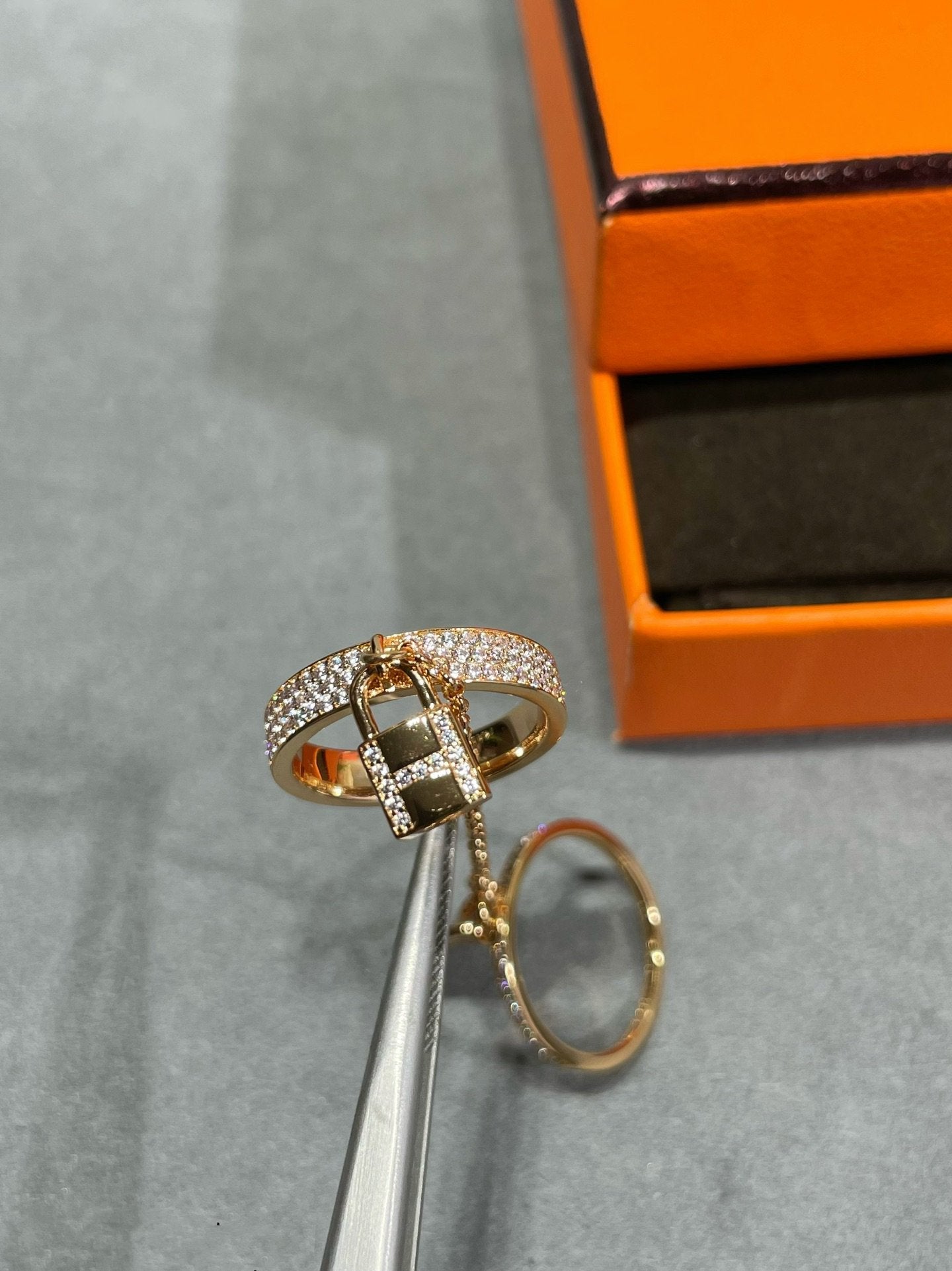 [Everoly JW]HM KELLY CLOCHETTE DOPPELRING MIT DIAMANTEN