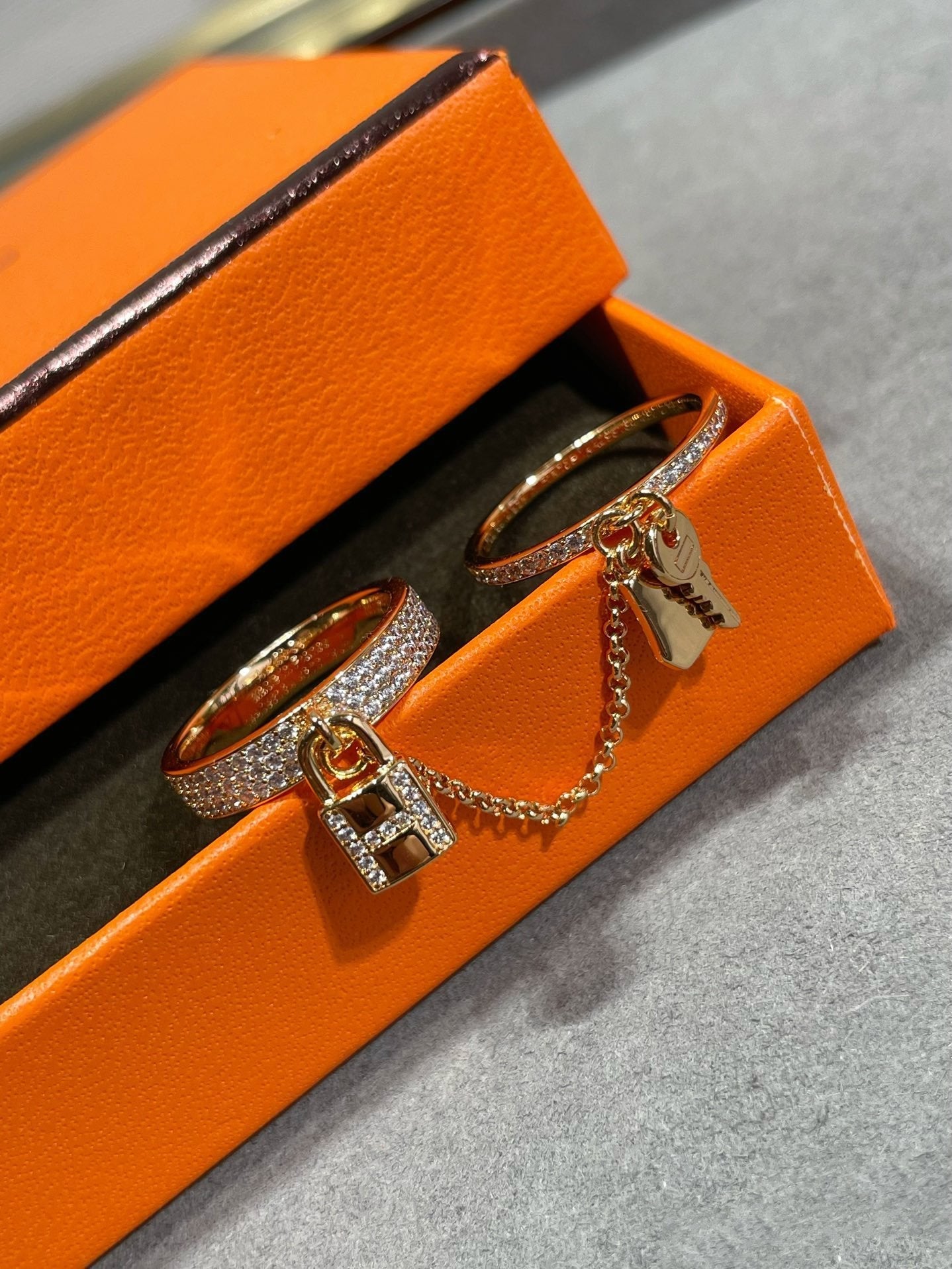 [Everoly JW]HM KELLY CLOCHETTE DOPPELRING MIT DIAMANTEN