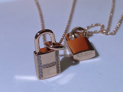 [Everoly JW]HM ADVANCED NICHE LOCK HEAD NECKLACE DIAMONDS