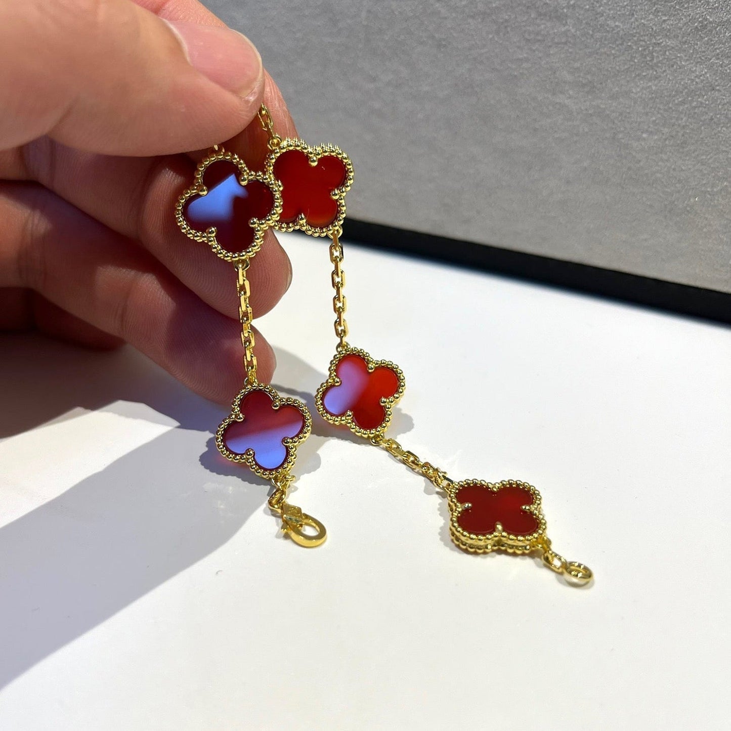 [Everoly JW]CLOVER 5 MOTIFS RED AGATE  BRACELET