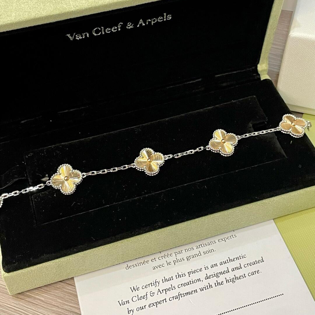 [Everoly JW]CLOVER  5 MOTIFS  CHRISTMAS LIMITED EDITION BRACELET