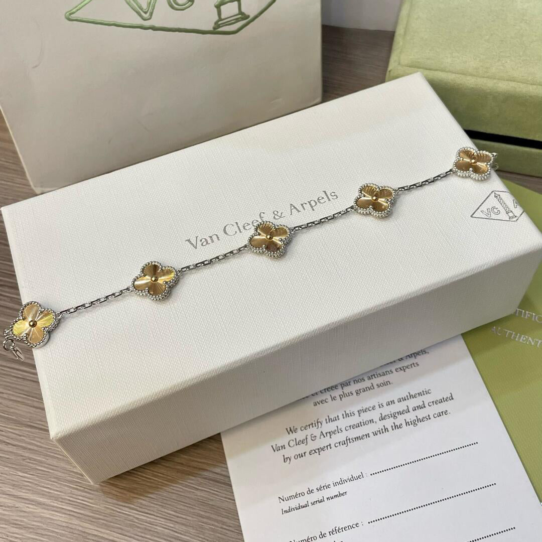 [Everoly JW]CLOVER  5 MOTIFS  CHRISTMAS LIMITED EDITION BRACELET
